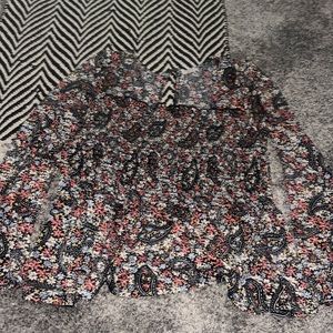 flowery blouse 2X but fits like XL